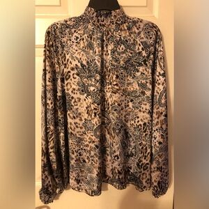 Women’s Size XL long sleeve animal print Blouse with front keyhole opening EUC